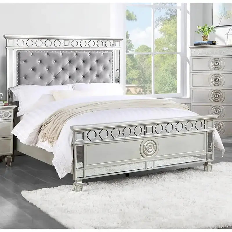 Lit double en velours gris avec finition argentée et effet miroir