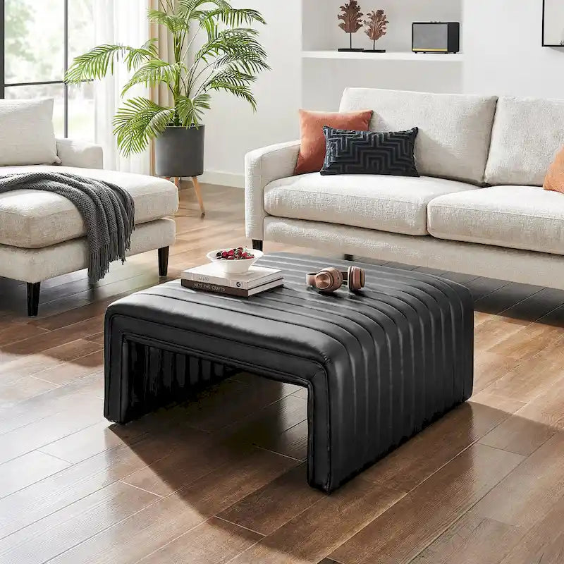 Table basse Atkinson en similicuir